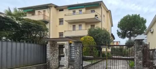 Foto Appartamento in Via Bertanza, Desenzano del Garda Desenzano Centro