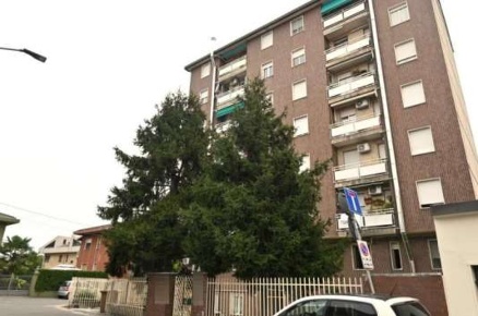 Foto Appartamento in Via Venezia, Limbiate Centro di 70 m² con 4 locali