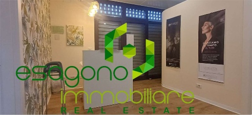 Foto Negozio a Siracusa di 110 m² con 7 locali in vendita