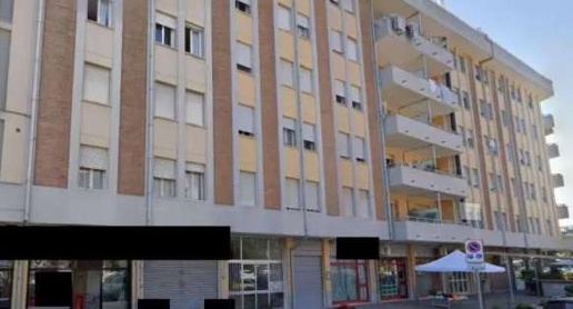 Foto Appartamento in Via Ludovico Ariosto, Ravenna di 99 m² con 5 locali