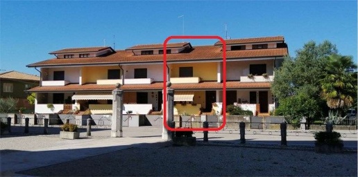 Foto Villa a schiera in Via Storti, Istrana Centro di 229 m² con 8 locali