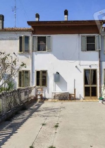 Foto Villa a schiera in Via Postale, Riva del Po Berra di 101 m² in vendita