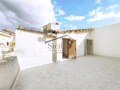 Foto Casa indipendente in -, Scicli Centro di 99 m² con 7 locali in vendita