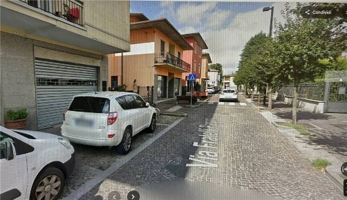 Foto Negozio in Via F.LLi Pagani 1/c, Castelli Calepio Centro di 87 m²