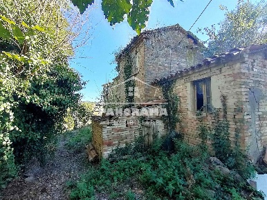 Foto Rustico a Coriano di 55 m² con 6 locali in vendita