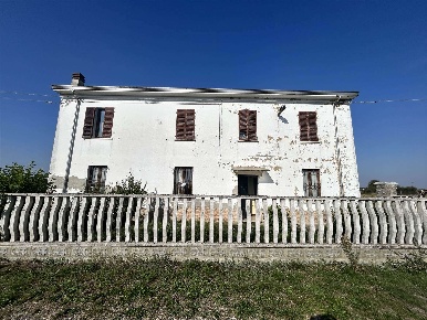 Foto Casa indipendente a San Giorgio Piacentino Centro di 220 m² in vendita