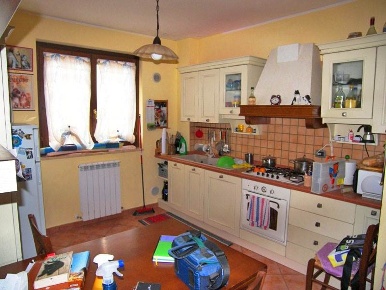 Foto Appartamento a Torrita di Siena Montefollonico di 85 m² con 7 locali