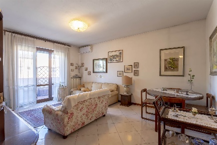 Foto Appartamento in viale Aldo Moro, Poggio a Caiano Centro di 118 m²