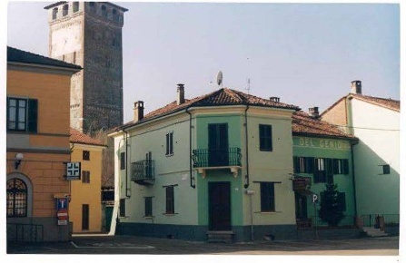 Foto Attività commerciale a San Nazzaro Sesia di 400 m² con 12 locali