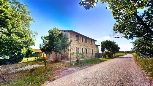 Foto Appartamento in Via San Simone  snc, Bettona di 110 m² con 4 locali