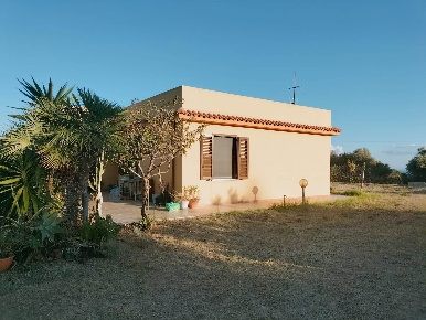 Foto Villa unifamiliare in Via Elio Vittorini 13, Messina di 155 m²