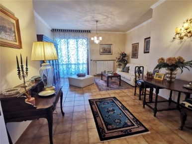 Foto Magazzino in I MAGGIO, Empoli Terrafino di 8504 m² con 4 locali