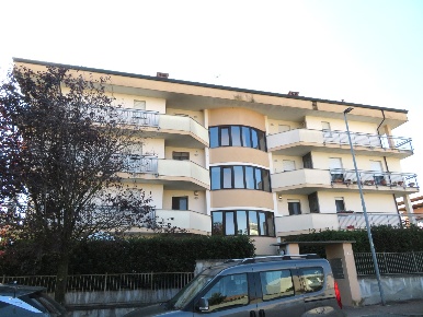 Foto Attico in via Arno, Trecate Centro di 300 m² con 4 locali in vendita
