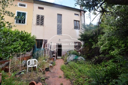 Foto Casa indipendente a Lucca Tempagnano - Picciorana di 130 m² in vendita