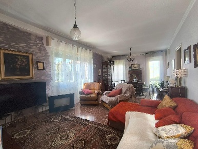 Foto Villa bifamiliare a Pisa Porta a Lucca di 270 m² con 9 locali