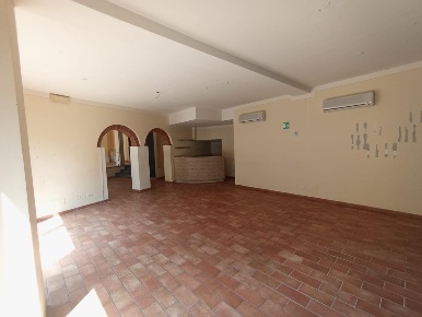 Foto Locale commerciale a Montelupo Fiorentino Centro di 190 m² in affitto