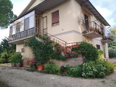 Foto Villa unifamiliare a Monteriggioni di 200 m² con 6 locali in vendita