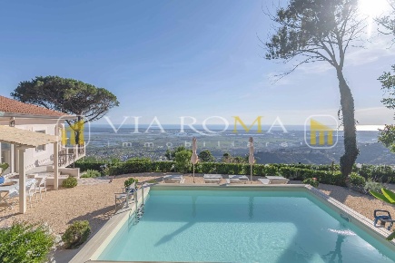 Foto Villa unifamiliare a Camaiore Pieve a Elici, Montigiano, Gualdo