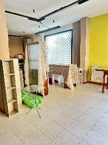 Foto Locale commerciale a Siena Ruffolo - Taverne d'Arbia di 72 m²