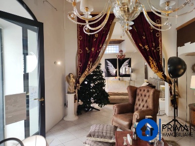 Foto Locale commerciale in via Roma, Terni Centro Storico di 150 m²