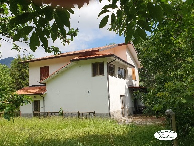 Foto Casa indipendente a Fivizzano di 200 m² con 6 locali in vendita