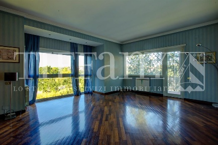 Foto Appartamento in Via La Sila, Roma Cortina d'Ampezzo di 143 m²