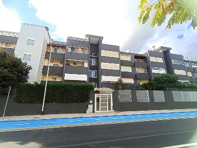 Foto Appartamento in VIALE 8 MARZO, Bitritto di 134 m² con 4 locali
