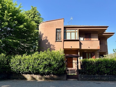 Foto Appartamento in VIA MASCAGNI, Desio di 150 m² con 5 locali in vendita