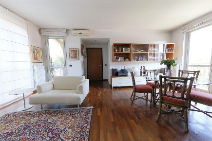 Foto Attico in Col di Lana, Monza San Biagio di 152 m² con 4 locali