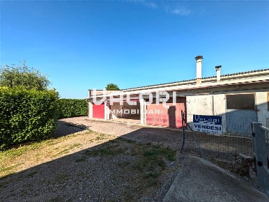 Foto Capannone industriale in Via Strocca di San Biagio, Faenza di 296 m²
