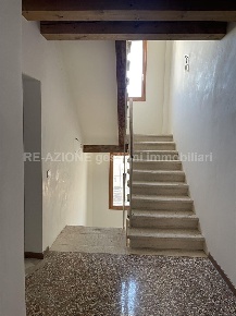 Foto Appartamento in Via Corradini, Thiene Centro di 90 m² con 3 locali