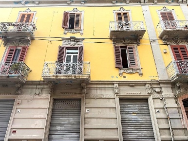 Foto Locale commerciale in VIA DEI MILLE, Bari San Pasquale di 398 m²