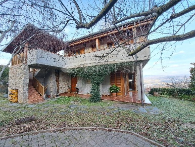 Foto Appartamento a Città di Castello di 350 m² con 12 locali in vendita