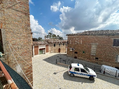 Foto Appartamento a Fratte Rosa di 195 m² con 4 locali in vendita