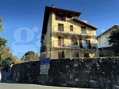 Foto Appartamento in Via 2 Giugno snc, Galbiate Centro di 90 m² in vendita