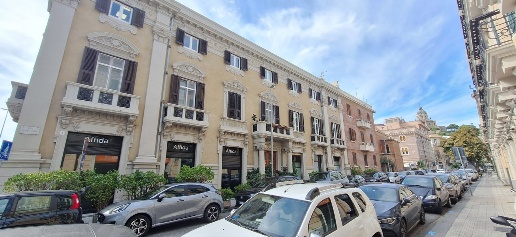 Foto Ufficio in Via Mario Aspa 7, Messina Centro Storico di 100 m²