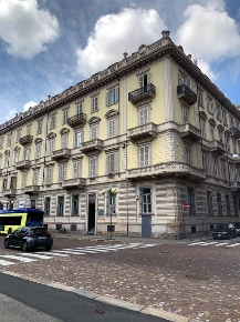 Foto Locale commerciale in Piazza Solferino, Torino Piazza Solferino