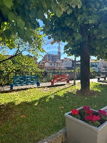 Foto Locale commerciale a Ponte San Pietro Centro di 300 m² con 1 locali