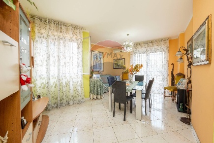 Foto Appartamento in Via XXI aprile, Aci Castello Centro di 100 m²