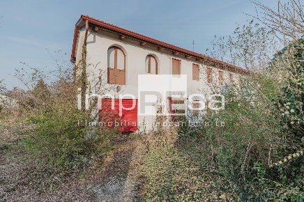 Foto Rustico in Via S. Bortolo, Oderzo di 300 m² con 5 locali in vendita