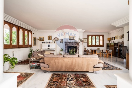 Foto Villa singola in Via Tommaso Natale, Palermo Cardillo di 357 m²