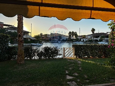 Foto Villa singola in Via San Giusto, Policoro di 155 m² con 3 locali