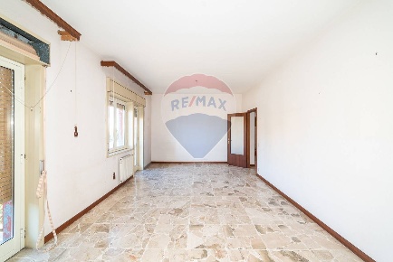 Foto Appartamento in Via Gioacchino Rossini, Catania di 130 m² con 5 locali