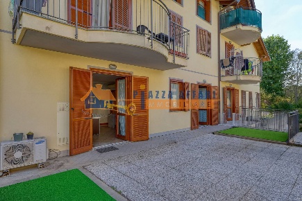 Foto Appartamento in via Papa Giovanni XXIII, Cardano al Campo di 92 m²