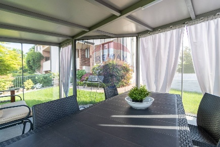 Foto Villa a schiera in Via Lulli, Besana in Brianza Zoccorino Vergo