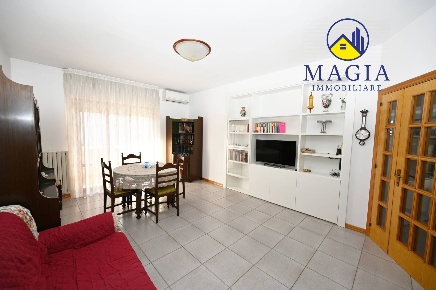 Foto Appartamento a Ascoli Piceno di 123 m² con 5 locali in vendita