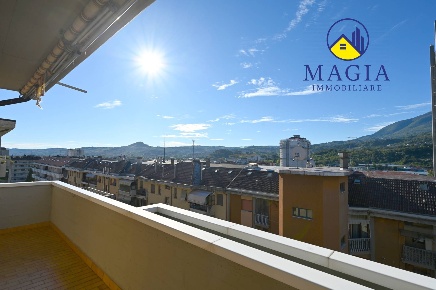 Foto Appartamento a Ascoli Piceno di 123 m² con 5 locali in vendita