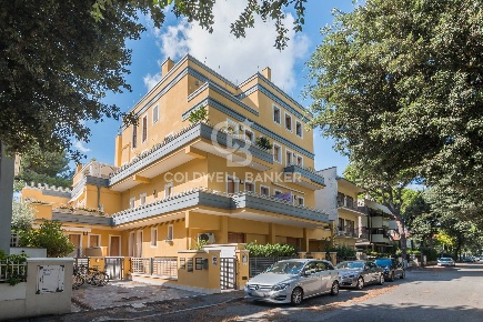 Foto Attico in Viale Molari, Riccione Centro di 330 m² con 5 locali
