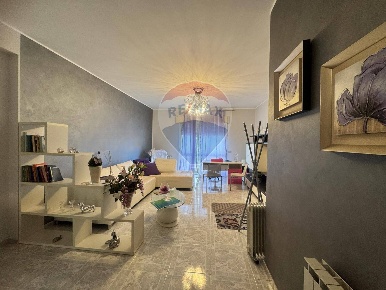 Foto Appartamento in Via L. Einaudi, Melilli Centro di 145 m² con 5 locali