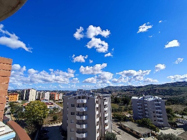 Foto Appartamento in via Pilotti, Teramo di 70 m² con 3 locali in vendita